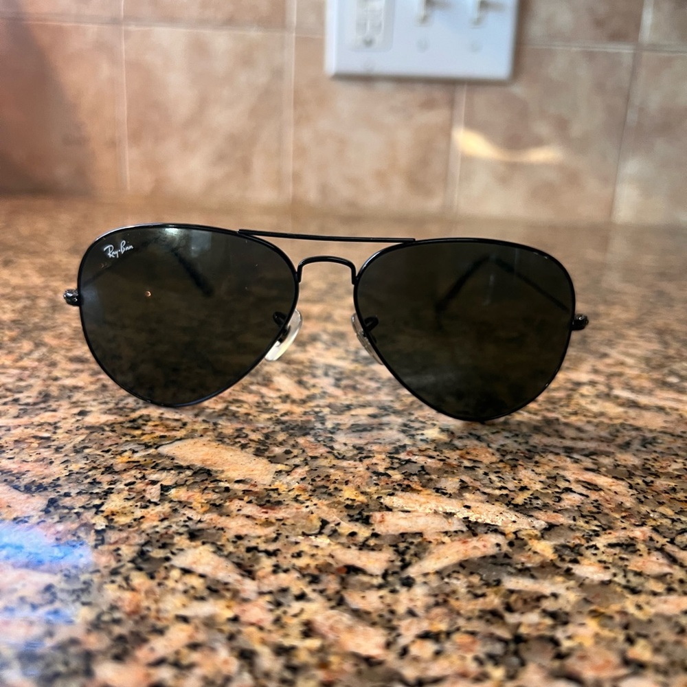 Ray-Ban Black Aviator Sunglasses